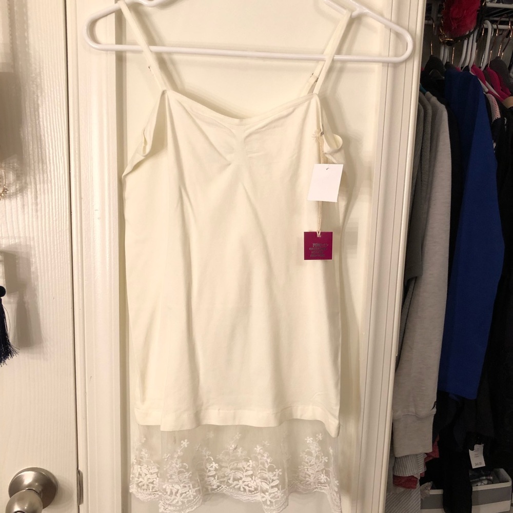 Cream stretchy Camisole with lace at bottom